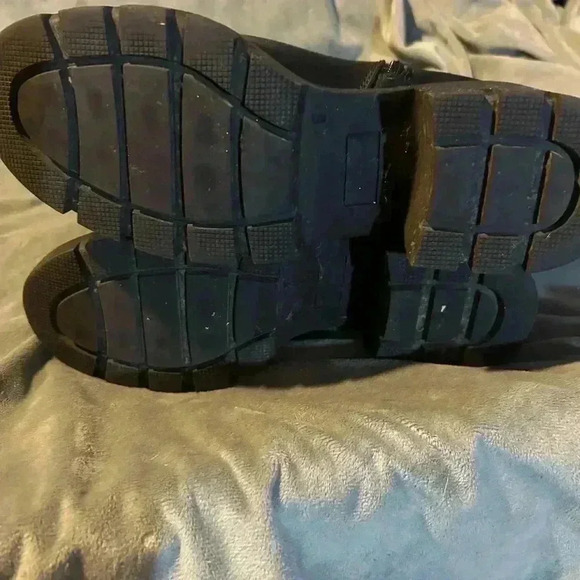 Steve Madden Black Chunky Ankle Zip Motorcycle Boots, Size 9 - Picture 7 of 8